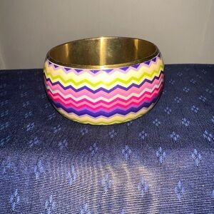 Vintage  Bangle Bracelet Wide Chunky Bangle Zig Zag Pattern Enamel Bracelet
